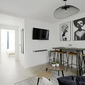  Appartement Enchanting Parisian